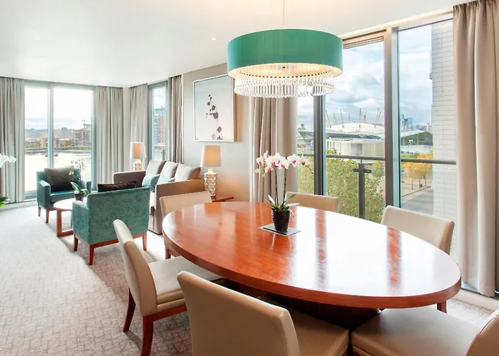 Crowne Plaza - Docklands By IhgHotel Londra